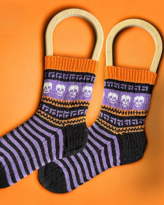 Halloween kirjoneule villasukat. Neuleohje.