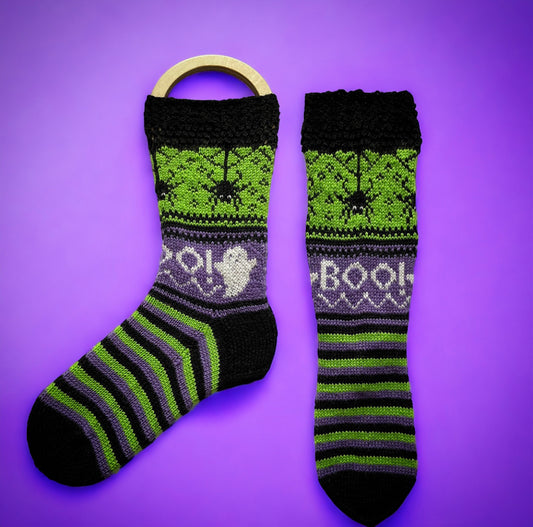 Halloween vol2 kirjoneule sukat. Neuleohje.